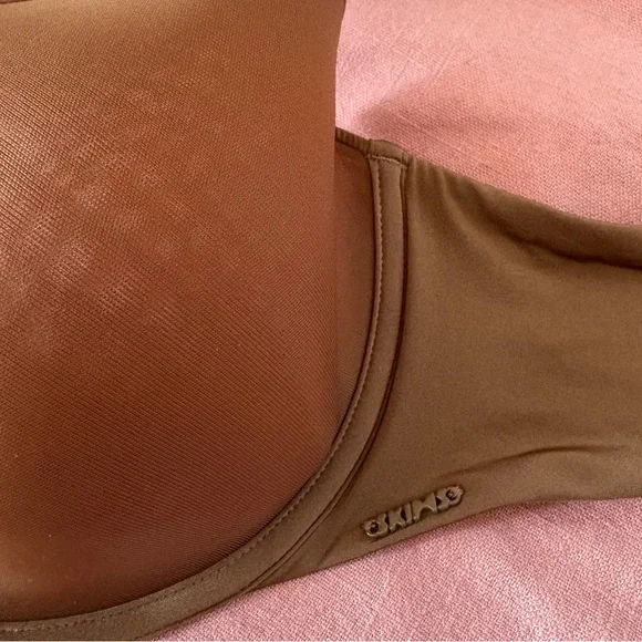 Skims 42A scoop ultra mesh weightless bra sienna nude - Picture 4 of 6